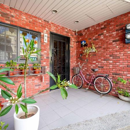Summer Tree Homestay Tainan Extérieur photo