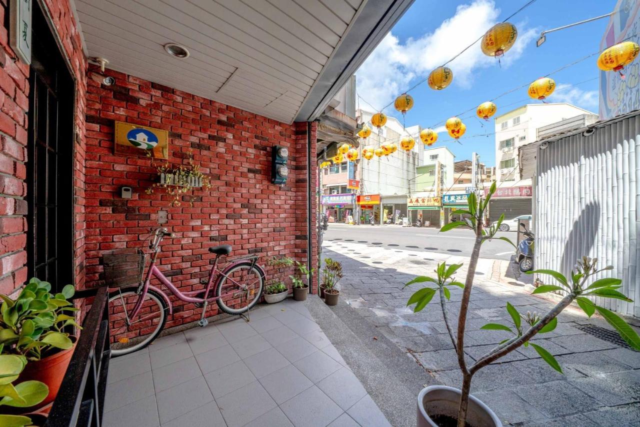 Summer Tree Homestay Tainan Extérieur photo